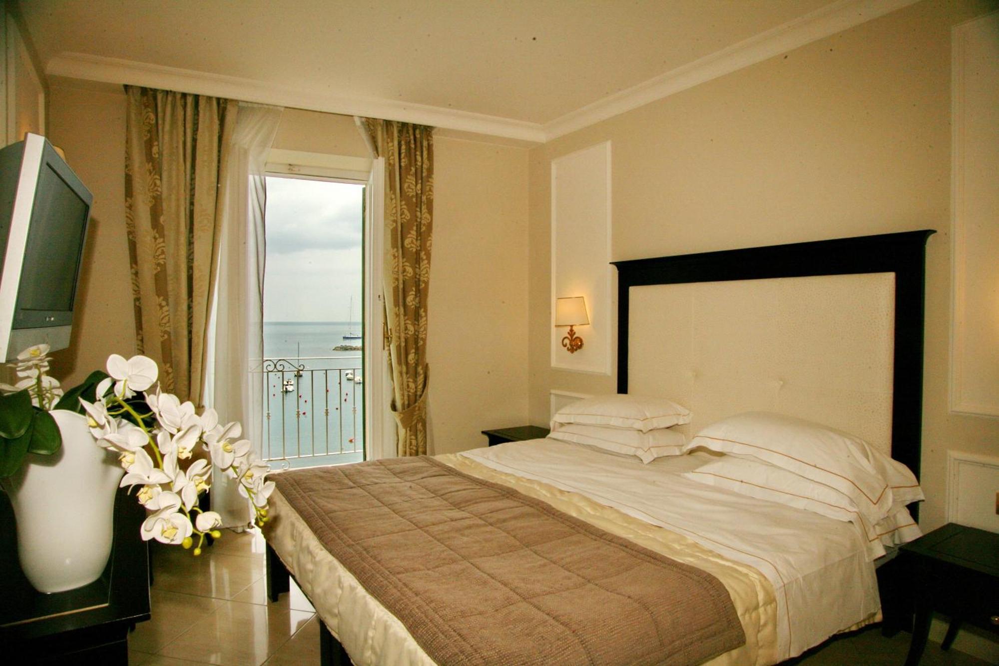 Superior Double or Twin Room Terrace Sea View,633323535:JPEG